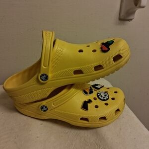 Womens Yellow CROCS Clogs with Fun Charms Size 9 men, 11 womens